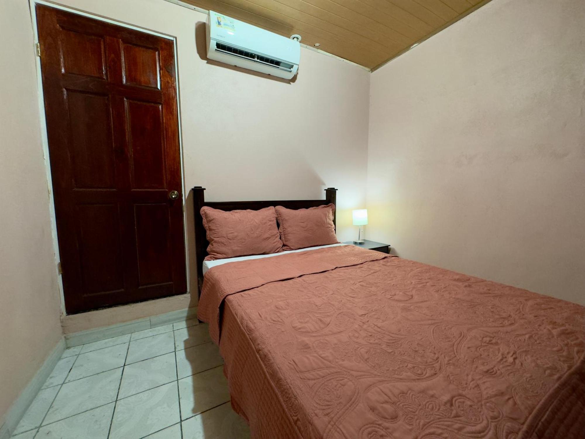 Casa Quepos Ξενοδοχείο Εξωτερικό φωτογραφία